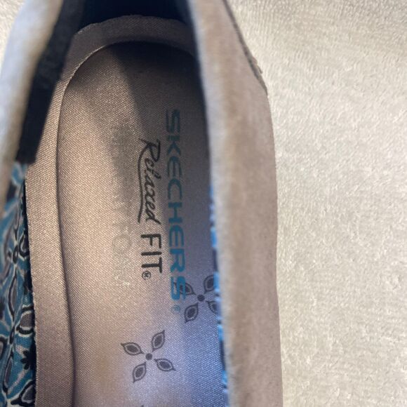 Skechers Women's Relaxed Fit Memory Foam Loafers Gray suede Shoe Size 9 - Picture 7 of 10